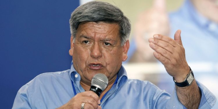 César Acuña, solicita intervención de las Fuerzas Armadas para controlar la seguridad en Trujillo