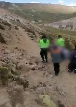 Mujer da a luz y muere camino al hospital tuvo que ser trasladada en una carretilla
