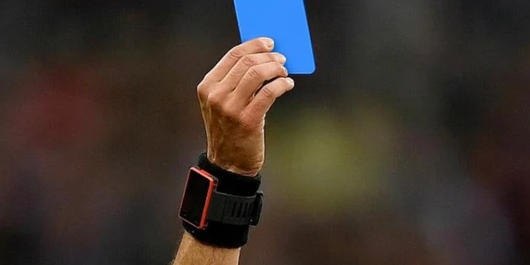 Tarjeta azul en el futbol ¿qué significa y cuándo empezará a usarse?