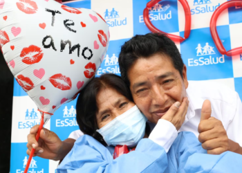 Hombre salva la vida a su esposa donándole un riñón