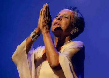 Susana Baca lucha por su vida en UCI