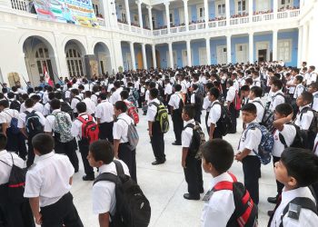 Colegios no tendrán formación escolar para evitar golpes de calor, anuncia Minedu