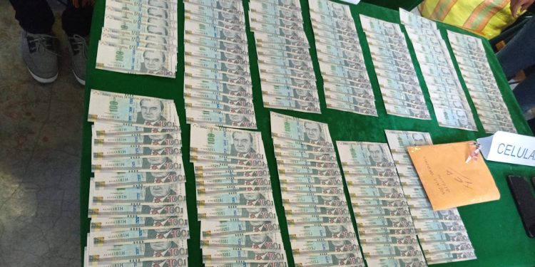 Ica: detiene a una pareja de ciudadanos transportando unos S/. 15 mil soles en billetes falsos