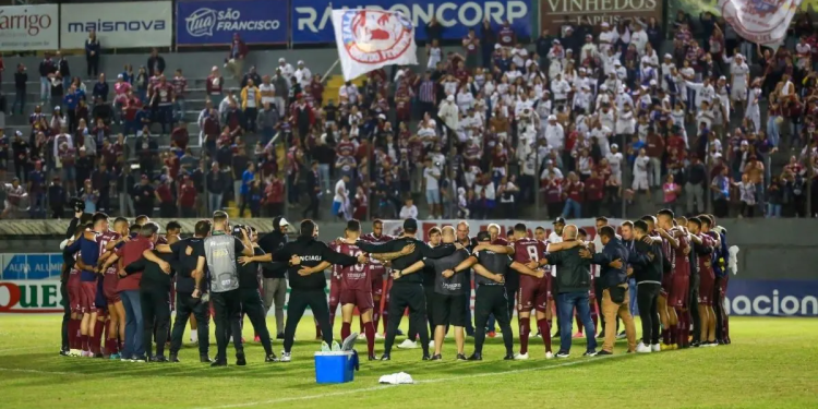 Suspensión de partido en Brasil por insultos racistas de un hincha