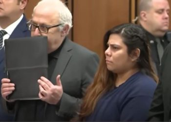 Cadena perpetua para madre que dejó sola a su bebé hasta la muerte por irse de vacaciones