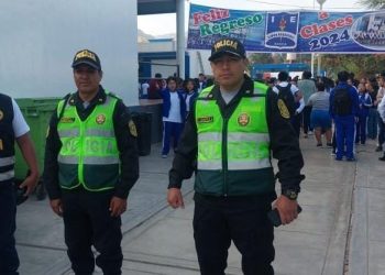 Policía brinda servicio de seguridad en las puertas de todas las Instituciones Educativas del departamento de Ica