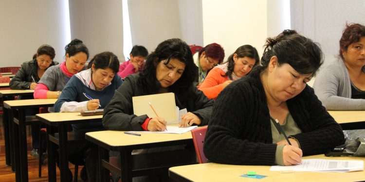 Promulgada ley para incorporar al magisterio a docentes que desaprobaron exámenes
