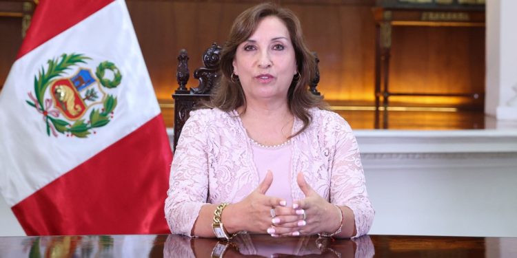 Dina Boluarte rechaza solicitud del Ministerio Público para levantar su secreto bancario