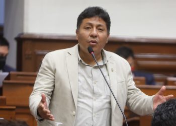 Allanan oficinas y vivienda de congresista Raúl Doroteo