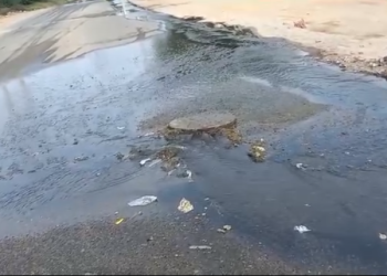 Emergencia ambiental: Desagüe desbordado en Yaurilla