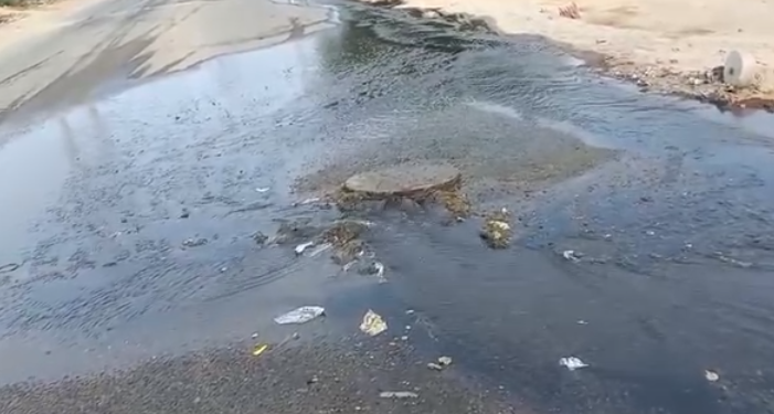 Emergencia ambiental: Desagüe desbordado en Yaurilla