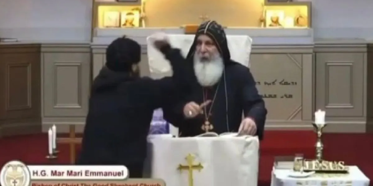 Apuñalan a un sacerdote y varios feligreses durante misa