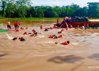 Tres desaparecidos y varios heridos tras choque de embarcaciones en Ucayali