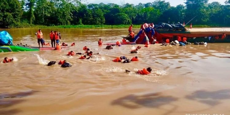 Tres desaparecidos y varios heridos tras choque de embarcaciones en Ucayali