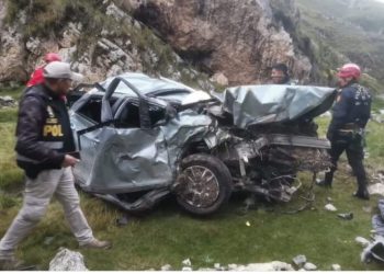 Trágico accidente en Pasco: Dos personas mueren tras caída de camioneta a un abismo