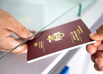Peruanos mayores de 18 años podrán obtener pasaportes con vigencia de 10 años