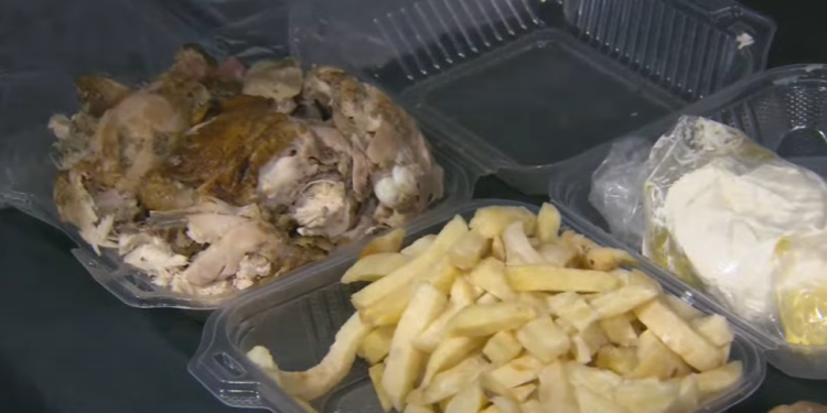 Detienen a trabajador de “Maranguita” por ingresar drogas y celulares en dos pollos a la brasa