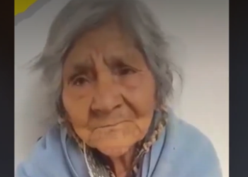 Abuelita denuncia que sus hijos planean quitarle su casa y la agreden: «Me quieren correr»
