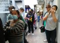 Largas colas en emergencia del Hospital Félix Torrealva