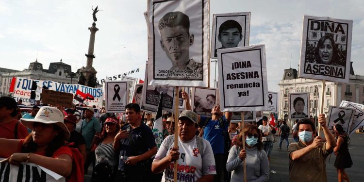 Familiares de víctimas en protestas contra Boluarte convocan marcha para el 1 de mayo