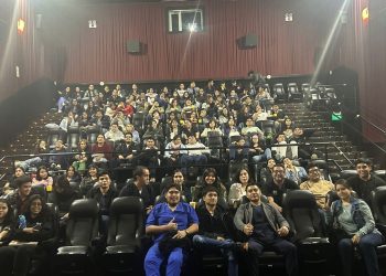 Estudiantes de medicina veterinaria compran dos salas completas de cine para ver «Vaguito»