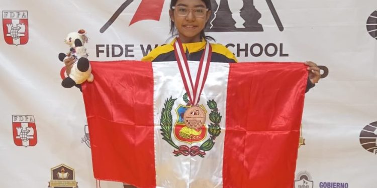 Iqueña triunfa en el Campeonato Mundial de Ajedrez Escolar