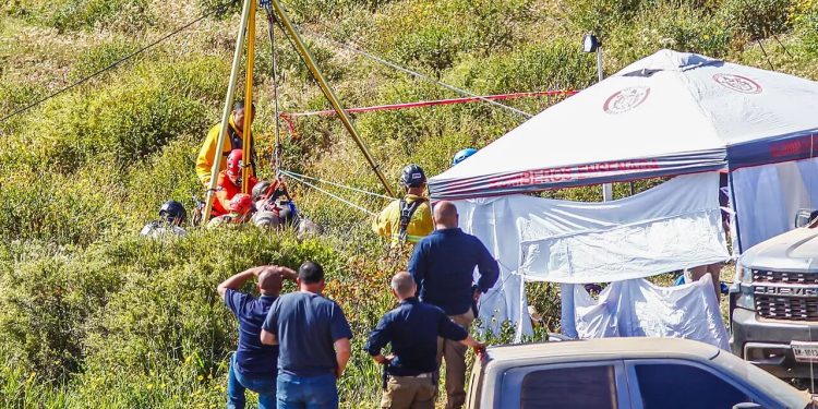 Tres surfistas son asesinados en una playa de México y sus cuerpos son hallados en un pozo