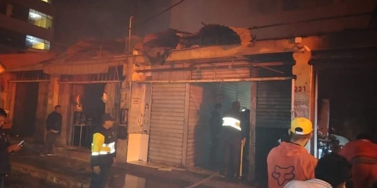 Ica: galería afectada en la calle Independencia