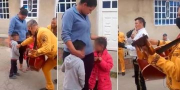 Niño ofrece sus ahorros y canicas por una serenata para su madre: «solo quiero verla feliz»