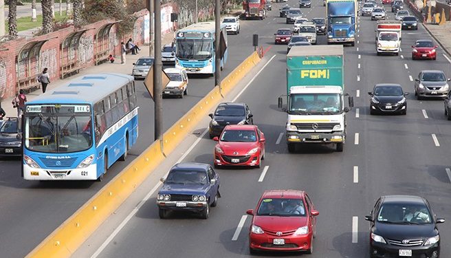 MTC insta a conductores a respetar normas de tránsito en el Día de la Madre para prevenir accidentes
