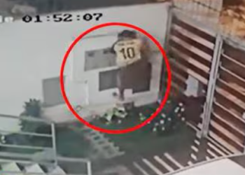 Ladrón muere al intentar robar casa y quedar clavado entre las púas