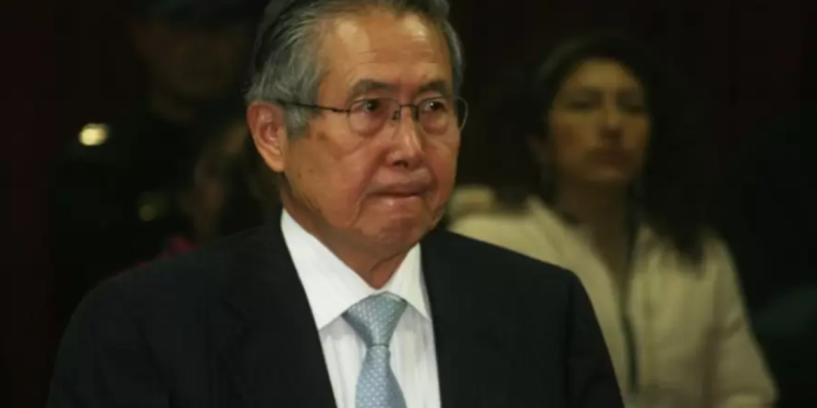 Congreso pagaría a Fujimori gasolina y asistente