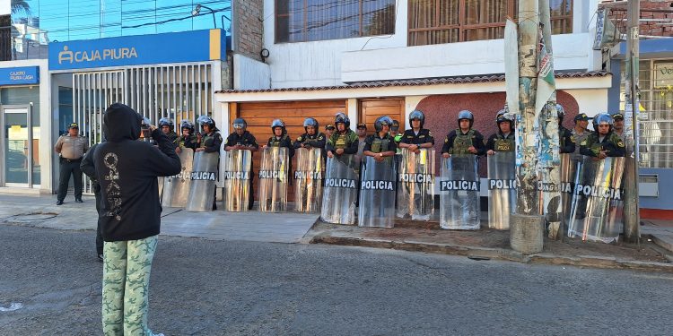 ICA: Desalojo en la Calle San Martín