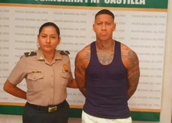 El futbolista Ray Sandoval acudió a la comisaría a presentar una denuncia, pero terminó detenido