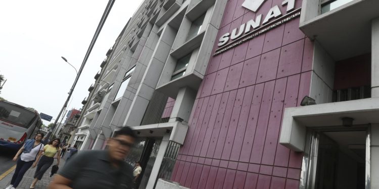 SUNAT inicia devolución automática del impuesto a la renta a más de 300 mil trabajadores