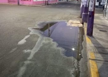 Vecinos de la Plazuela Bolognesi exigen solución urgente a problema de desagüe