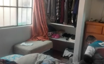 Hombre asesina a su esposa con un martillo tras confundirla con invasor en su vivienda