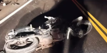 Abuelita muere al proteger a sus nietos de ser arrollados por moto