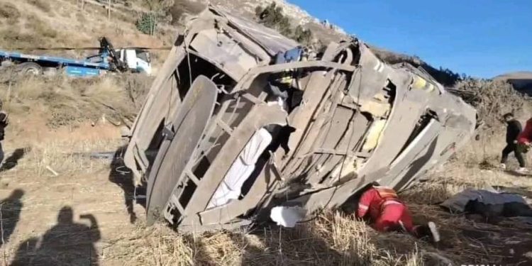 Tarma: nueve muertos deja despiste de bus que trasladaba a orquesta Antología del folclor