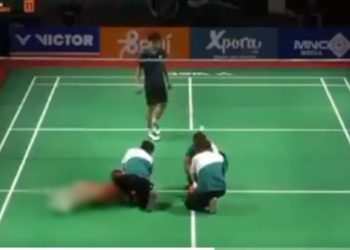 Jugador de bádminton pierde la vida por un paro cardíaco en medio de un partido