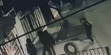 Vecino golpea y deja en UCI a joven tras confundirlo con ladrón