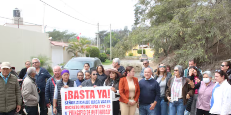 Ica: familias de residencial La Angostura viven un calvario por el desagüe en sus viviendas
