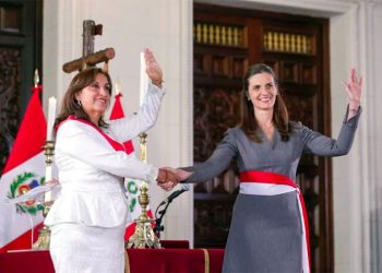 MINISTRA DE VIVIENDA PIDE ORAR PARA QUE POLÍTICOS NO SEAN TENTADOS A ROBAR