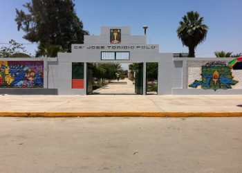 ASES1N4T0 FRENTE AL COLEGIO TORIBIO POLO: Padres de familia se manifiestan