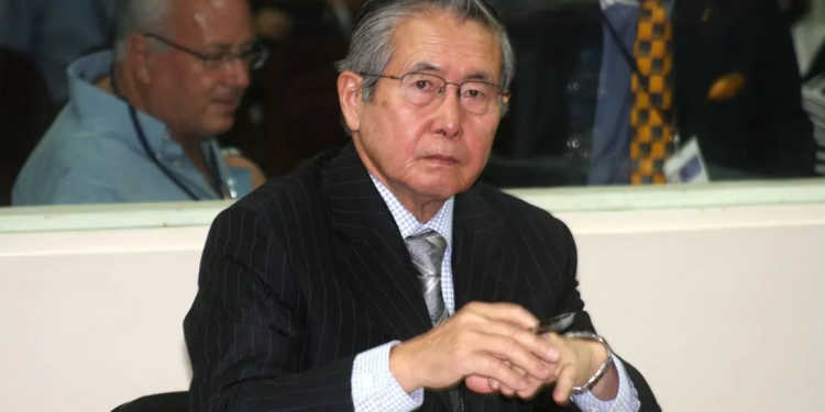 Presidente del Congreso propone suspender la pensión vitalicia para Alberto Fujimori