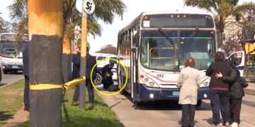 Peatón murió atropellado por ómnibus en plena pista y ladrón aprovechó para robar su celular