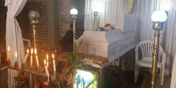 Padre vio fallecer a su hija entre sus brazos cuando la trasladaba al hospital para salvarla, pero no llegó a tiempo