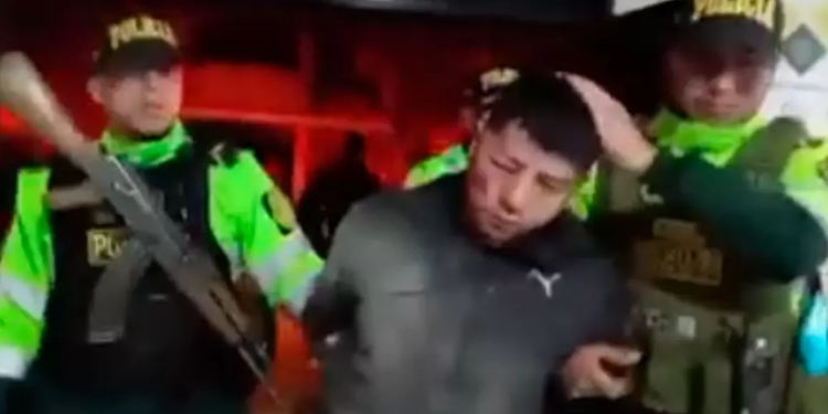 Vecinos enfurecidos capturan y castigan a ladrón que intentó asaltar a un hombre