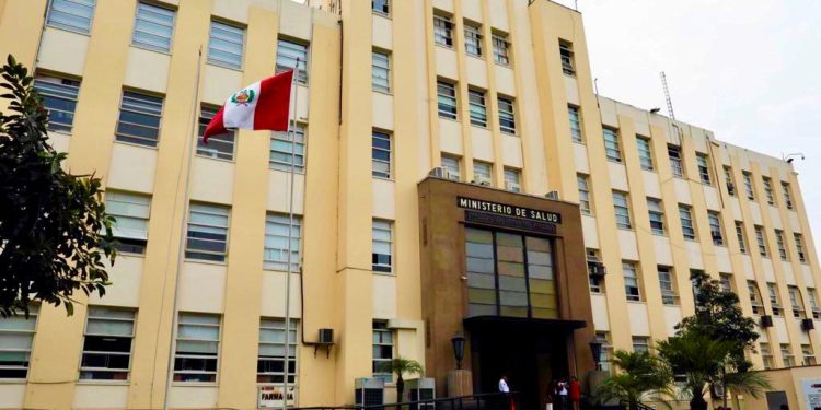 UNIVERSIDADES Y ESCUELAS DE MEDICINA HUMANA JALARON EN PROMEDIO EL EXAMEN DE SERUMS 2024