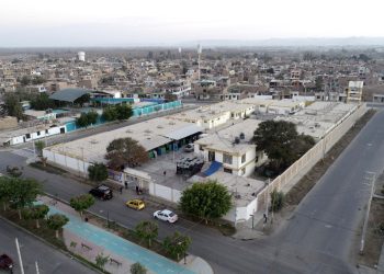 POBLADORES CAPTURAN A PRESUNTO VIOL4D0R EN EL DISTRITO DE PARCONA